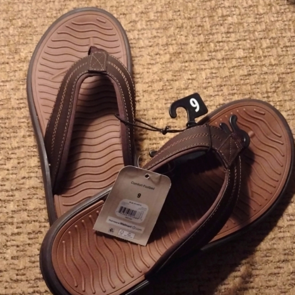 Brown unisex bed shoes never worn